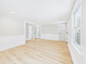 3 Rock St, Mattapoisett MA 02739