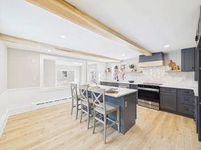 3 Rock St, Mattapoisett MA 02739
