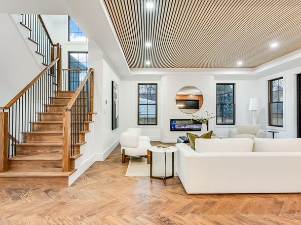 89 Parker Ave, Newton MA 02461