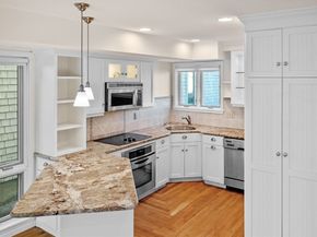 55 Brackett Pl B, Marblehead MA 01945