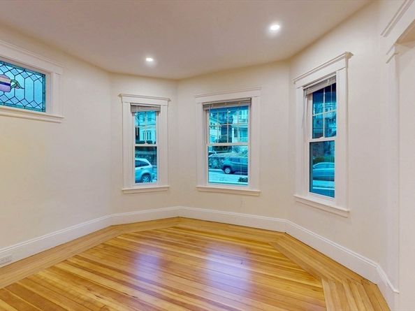 147 Langdon Ave 1, Watertown MA 02472