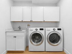 33 Chestnut St 2, Andover MA 01810