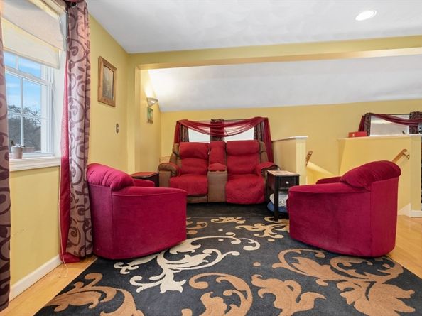 66 Springdale Ave, Saugus MA 01906