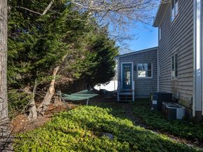 26 Mattakiset Rd, Mattapoisett MA 02739