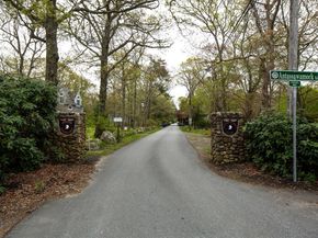 26 Mattakiset Rd, Mattapoisett MA 02739