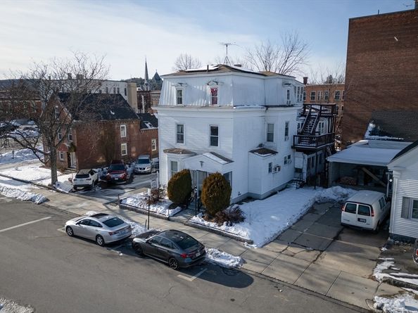 16 Depot Square, Leominster MA 01453