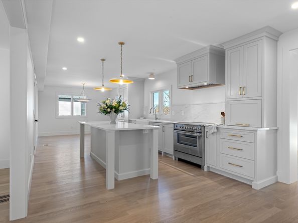 19 Laurel Hill Ln, Winchester MA 01890