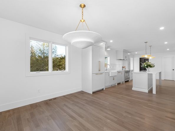 19 Laurel Hill Ln, Winchester MA 01890