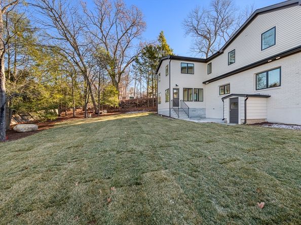 19 Laurel Hill Ln, Winchester MA 01890