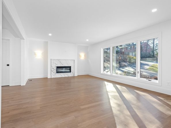 19 Laurel Hill Ln, Winchester MA 01890