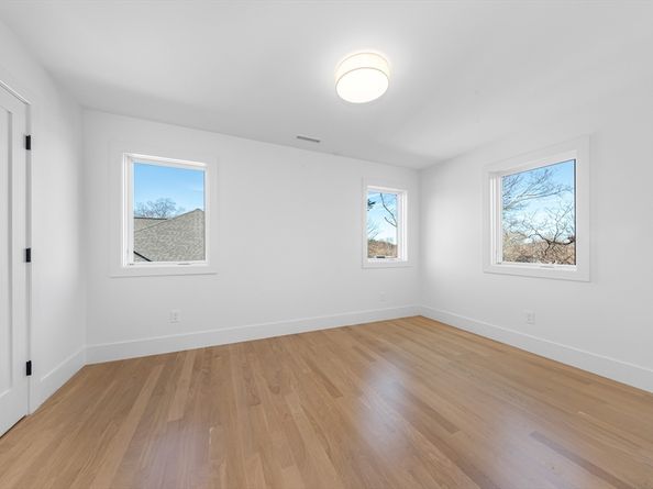 19 Laurel Hill Ln, Winchester MA 01890