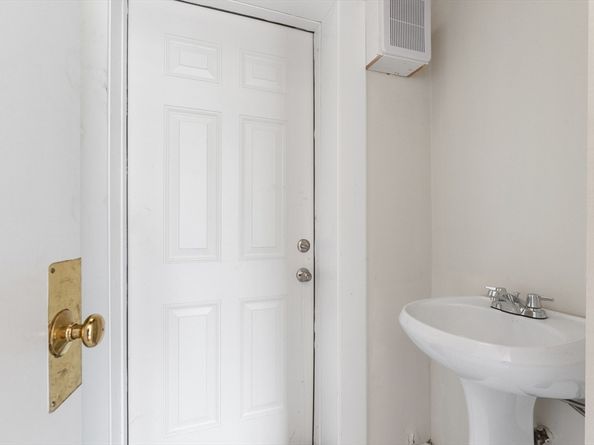 1205 Massachusetts Ave, Arlington MA 02476