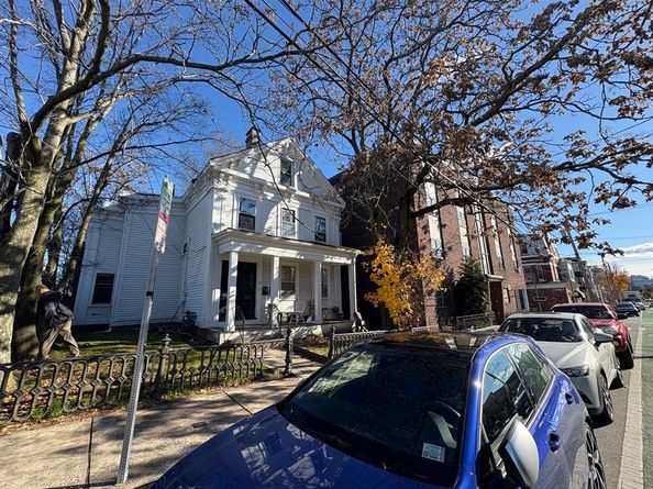 33 Beacon St, Somerville MA 02143