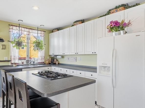 30-32 Walnut St, Maynard MA 01754