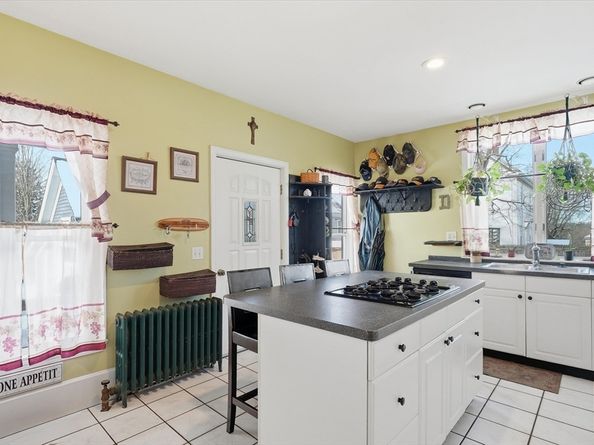 30-32 Walnut St, Maynard MA 01754