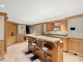 9 Stonegate Dr, Westwood MA 02090