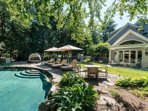 9 Stonegate Dr, Westwood MA 02090