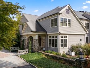 9 Stonegate Dr, Westwood MA 02090