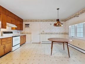 31 Locke Ave, Athol MA 01331