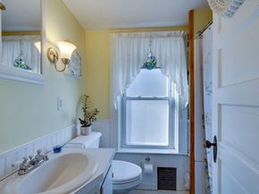 73 Prescott, Lancaster MA 01523