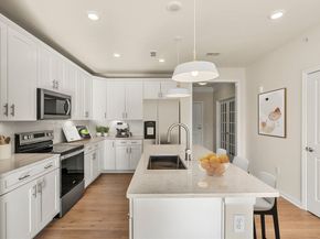 5 Peters Farm Way 5205, Westborough MA 01581