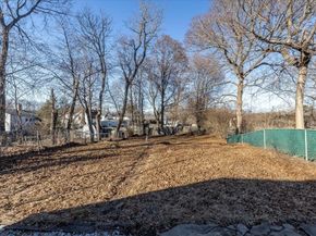 12 Franklin St, Weymouth MA 02188