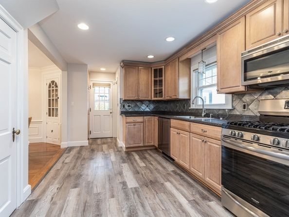 92 Plummer Ave, Winthrop MA 02152