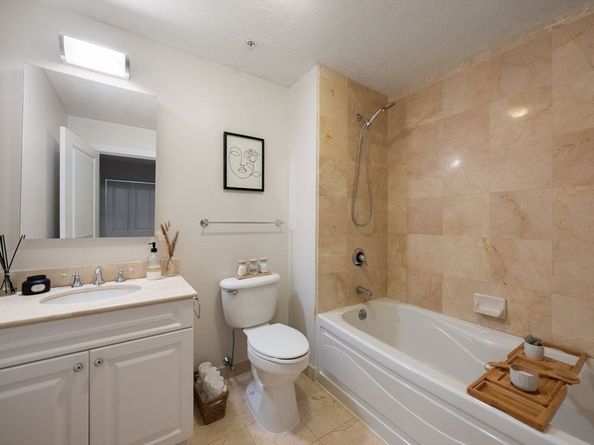 519 Harrison Ave D421, Boston MA 02118