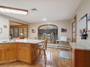 2 Tomah Dr, Peabody MA 01960