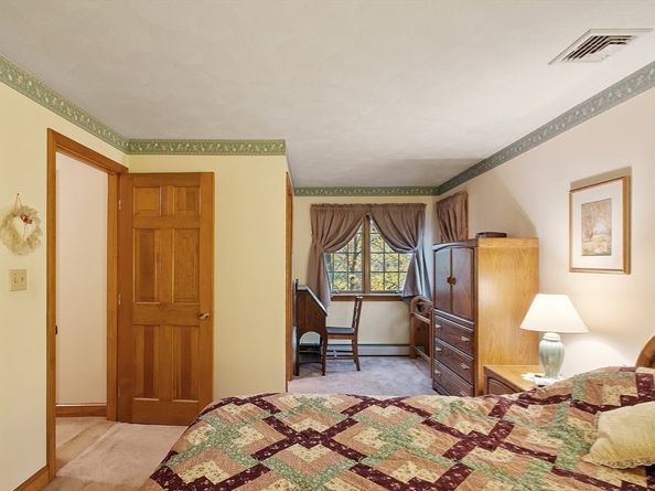 2 Tomah Dr, Peabody MA 01960