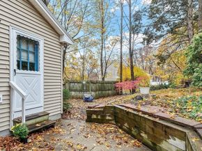 2 Tomah Dr, Peabody MA 01960