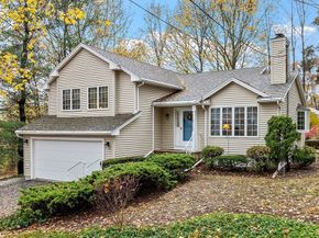 2 Tomah Dr, Peabody MA 01960