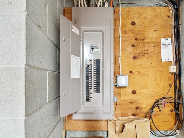 2 Tomah Dr, Peabody MA 01960