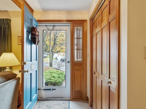 2 Tomah Dr, Peabody MA 01960