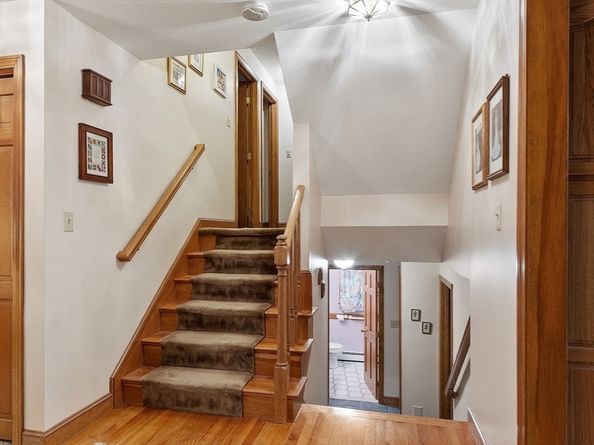 2 Tomah Dr, Peabody MA 01960