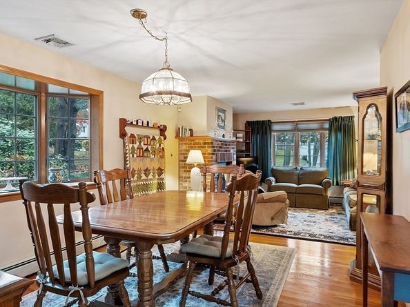 2 Tomah Dr, Peabody MA 01960