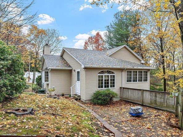 2 Tomah Dr, Peabody MA 01960