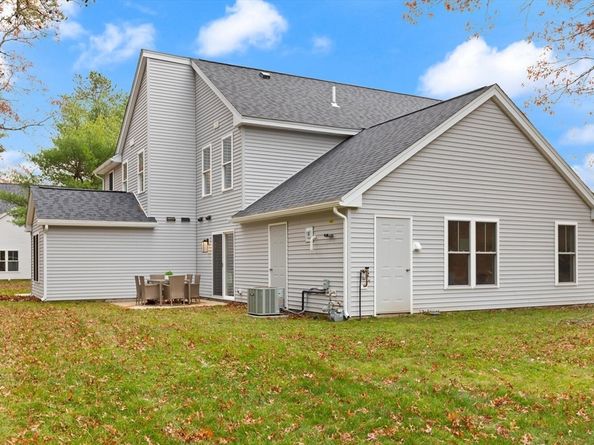 7 Barracks Road 7, Hudson MA 01749