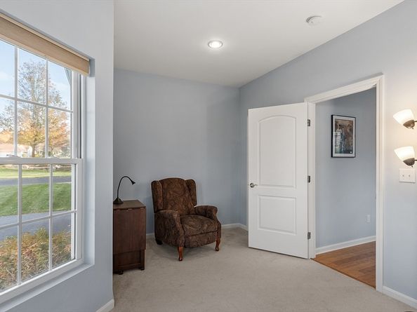 33 Summerfield Dr 33, Uxbridge MA 01569