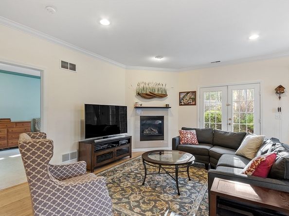 33 Summerfield Dr 33, Uxbridge MA 01569