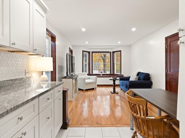 313 South Street, Reading MA 01867