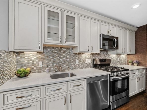 1880 Beacon St 6, Brookline MA 02445