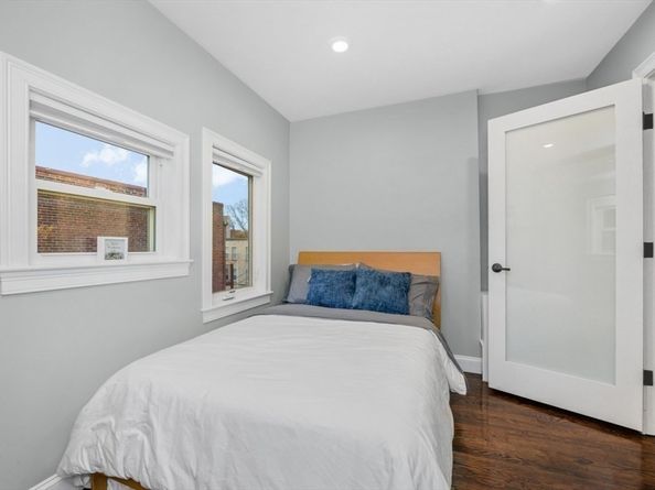 1880 Beacon St 6, Brookline MA 02445