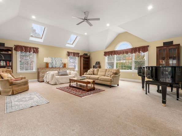 20 Beauregard Circle, Marlborough MA 01752