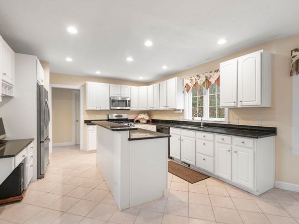 20 Beauregard Circle, Marlborough MA 01752