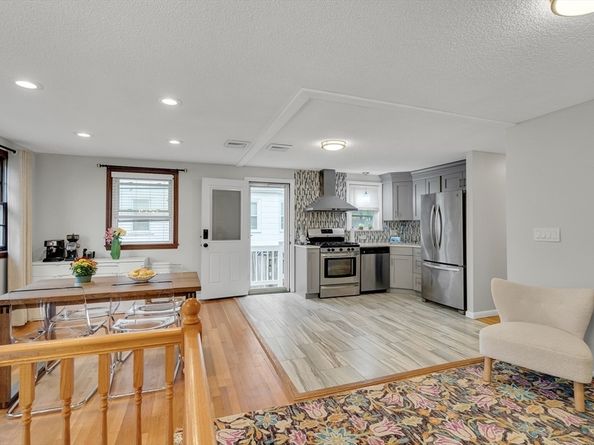 16 Glen Rd, Reading MA 01867