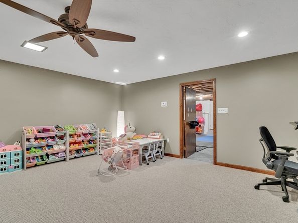 16 Glen Rd, Reading MA 01867