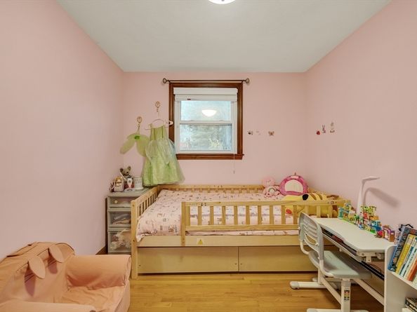 16 Glen Rd, Reading MA 01867