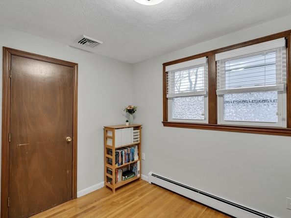 16 Glen Rd, Reading MA 01867