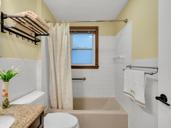 16 Glen Rd, Reading MA 01867